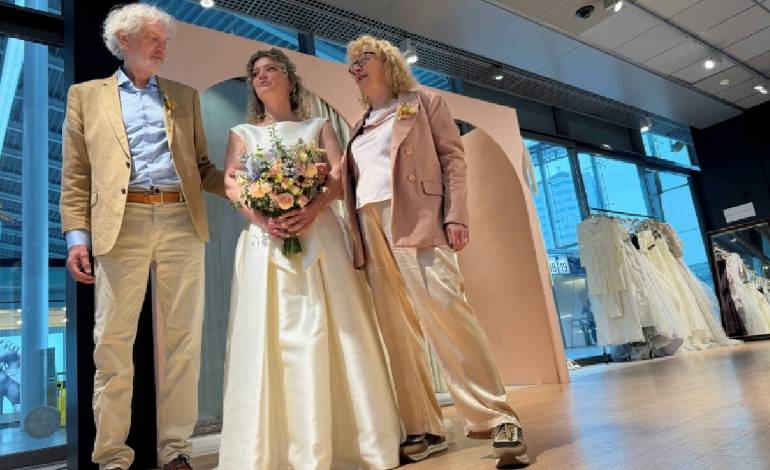 Dutch couple opts for sustainable wedding at railway station