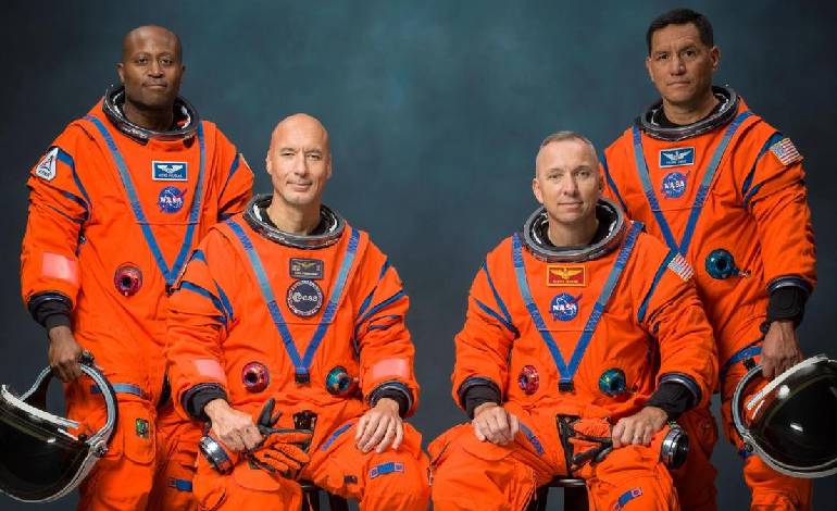 NASA announces Artemis III crew: 4 astronauts tapped for Moon lander test mission