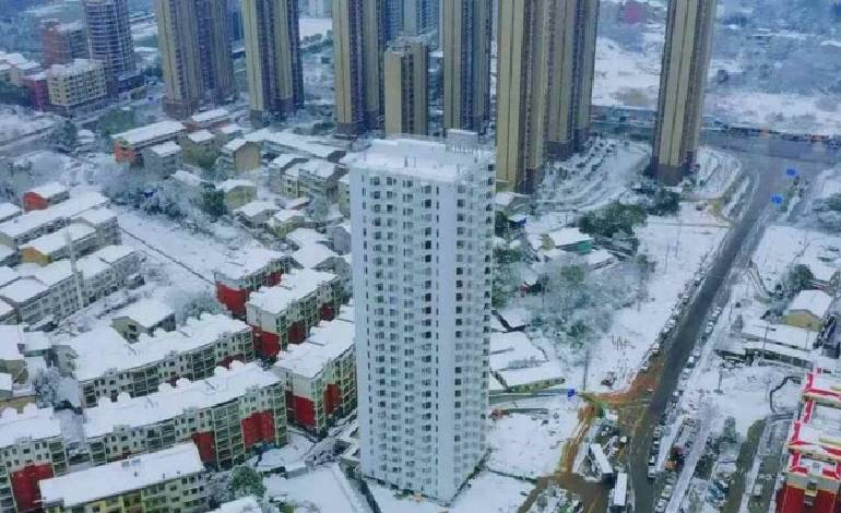 Chinese firm erects 26-story apartment block in 5 days using stainless steel modules