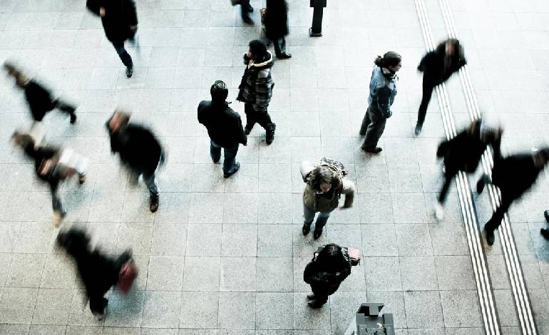 People have a biological bias to walk in counter-clockwise circles, study finds