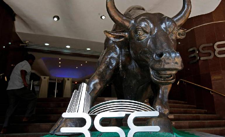 Sensex, Nifty rally in early trade led by IT stocks