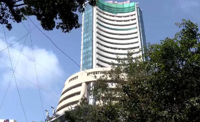 Stock Markets rebound in early trade; Sensex jumps 553 points