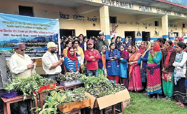 Uttarakhand teacher takes classroom beyond school walls