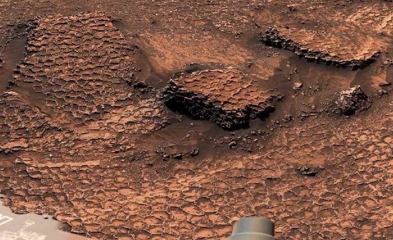Curiosity rover spots ‘sea of polygons’ in Martian Valley